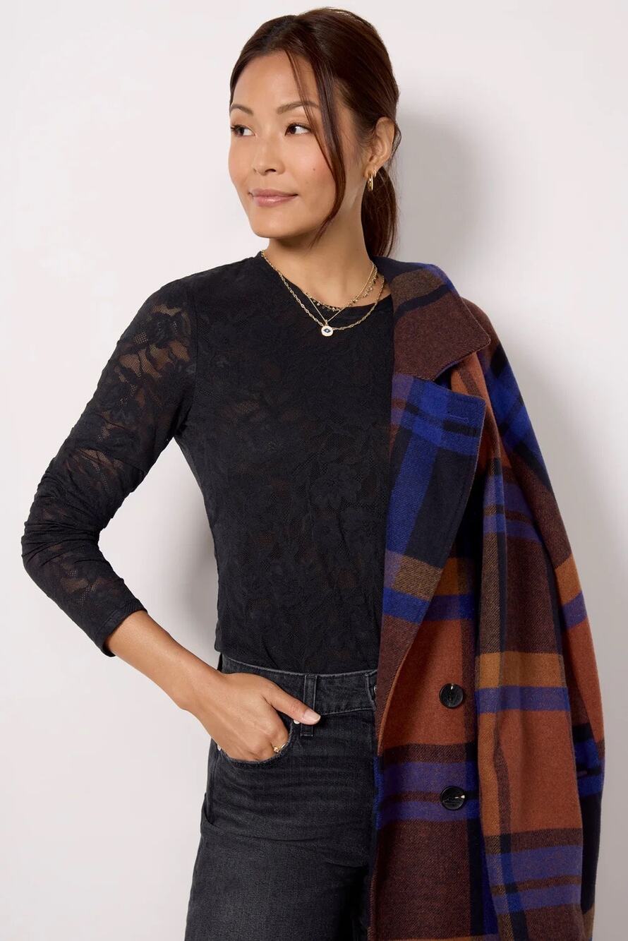 NWT Evereve Ezra Black Lace Top Tee M